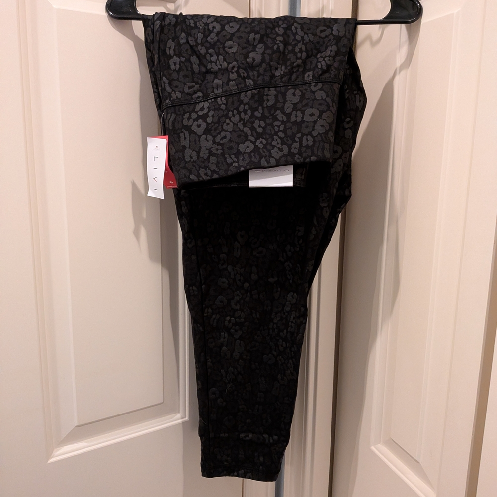 Livi Active Black Leopard Print Leggings